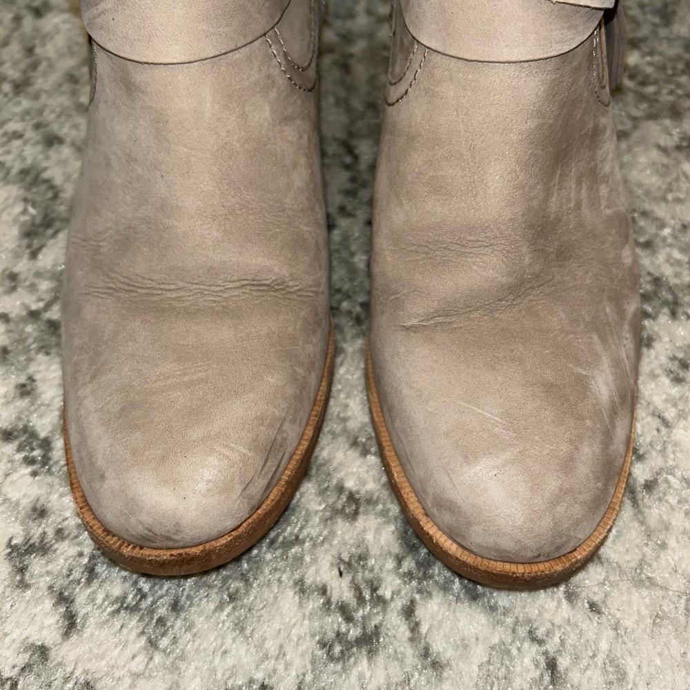 UGG Elora Boots - Picture 7 of 10